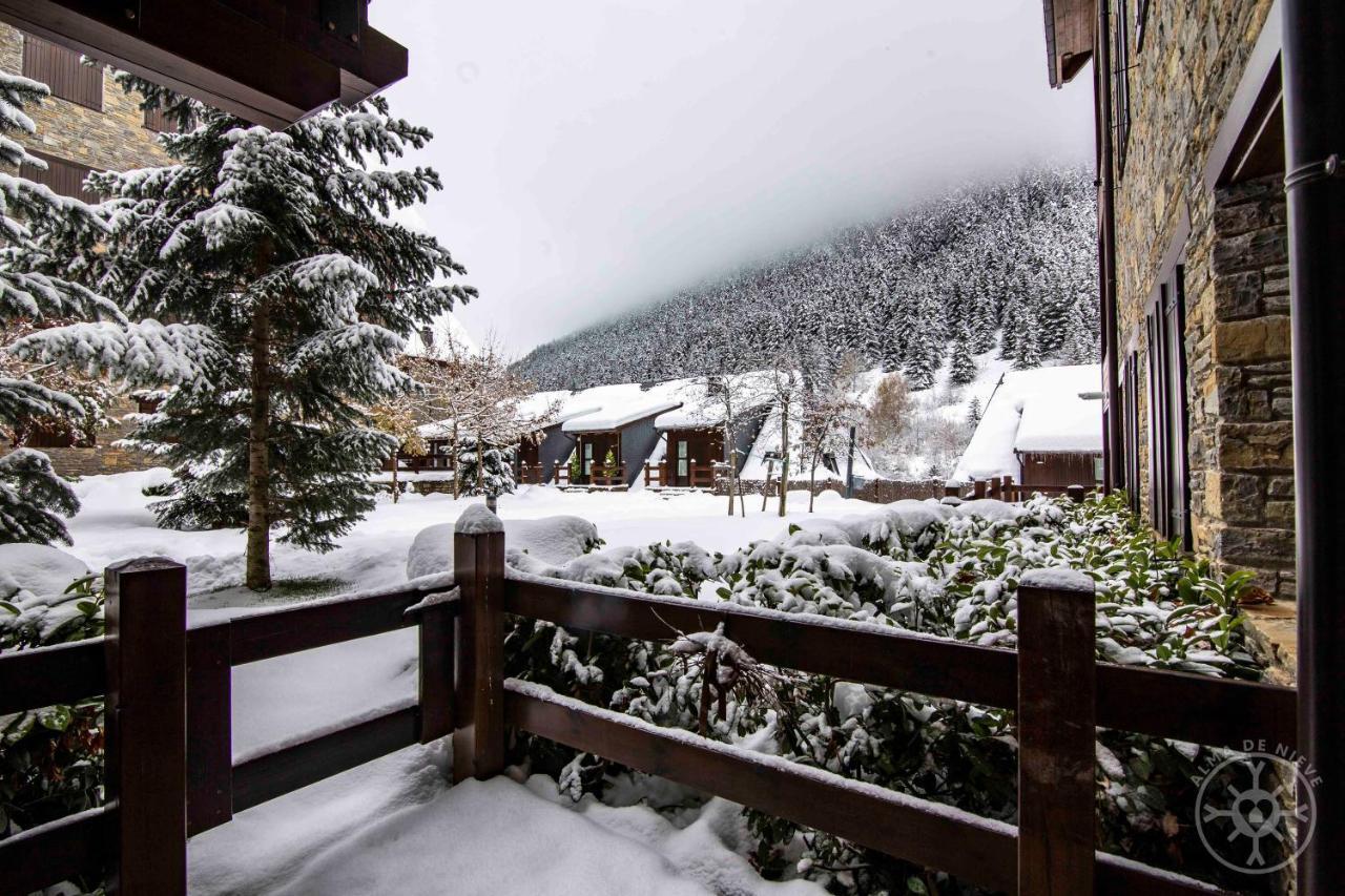 Los Ciervos De Alma De Nieve Baqueira Beret Bagian luar foto